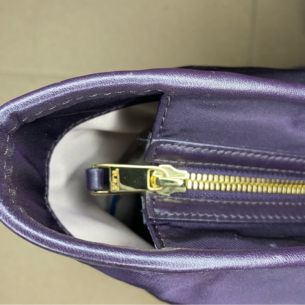 Tumi Voyageur Everyday Tote - Picture 4 of 12
